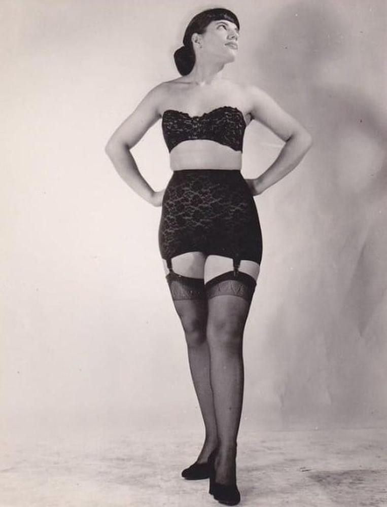 25P Vintage Girdles 01