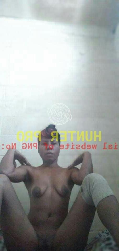 25P 2020 Prosti Posing for client