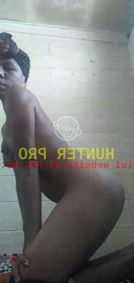 25P 2020 Prosti Posing for client