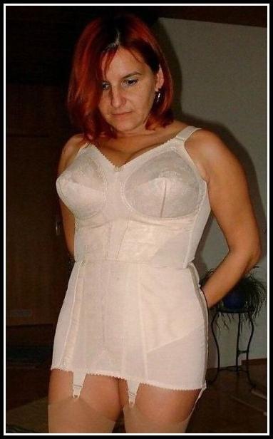 25P Girdle, Mieder, Shapewear und Heels  I
