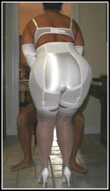 25P Girdle, Mieder, Shapewear und Heels  I