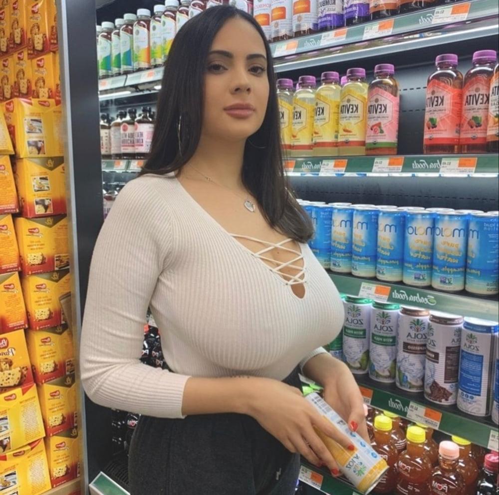 12P NO BRA club HUGE BOOBS and JUICY JUGGS edition 8