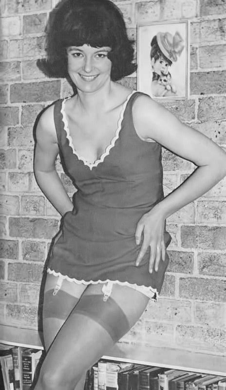 25P Vintage Stockings 77