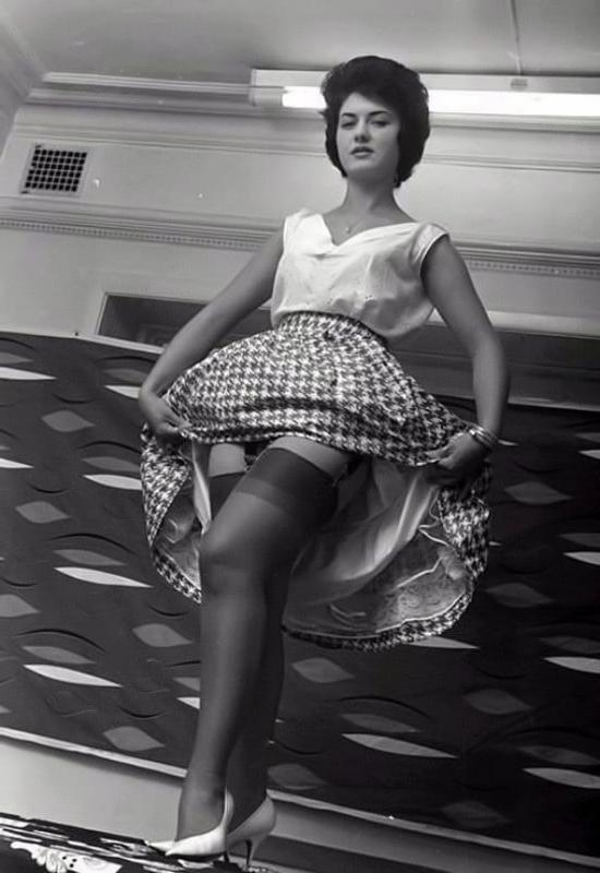 25P Vintage Stockings 77