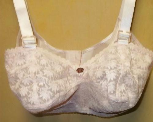 25P Used mature bra