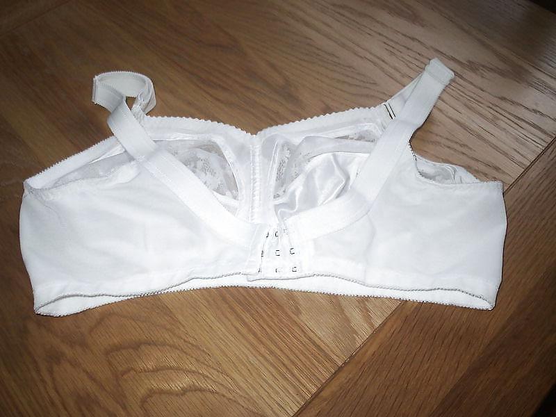 25P Used mature bra