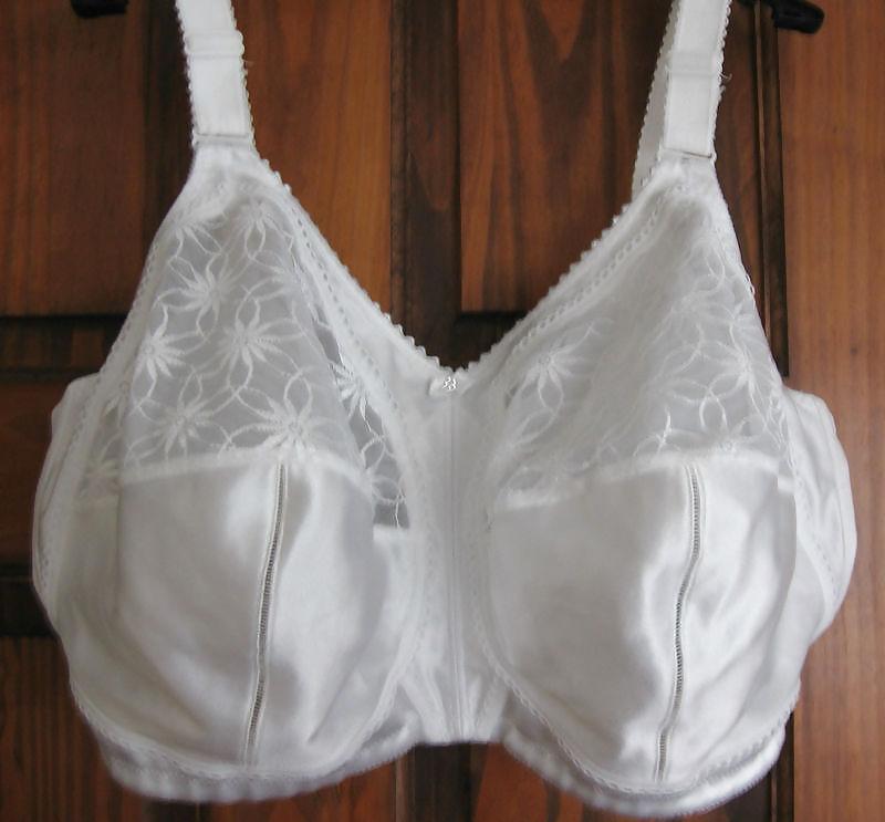 25P Used mature bra