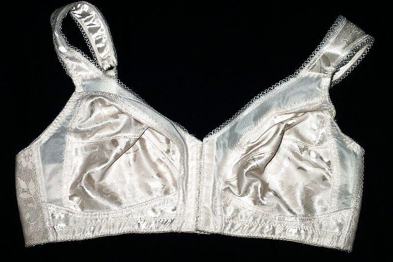 25P Used mature bra