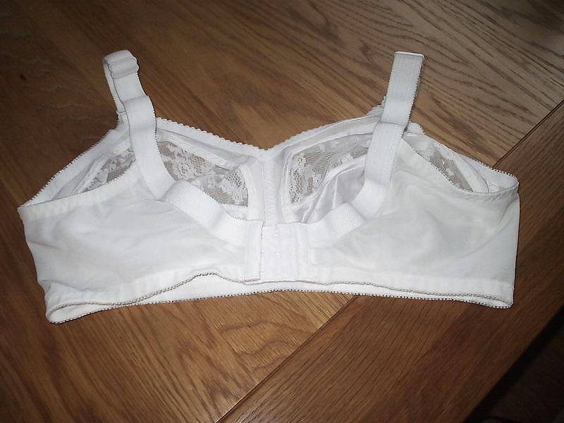 25P Used mature bra