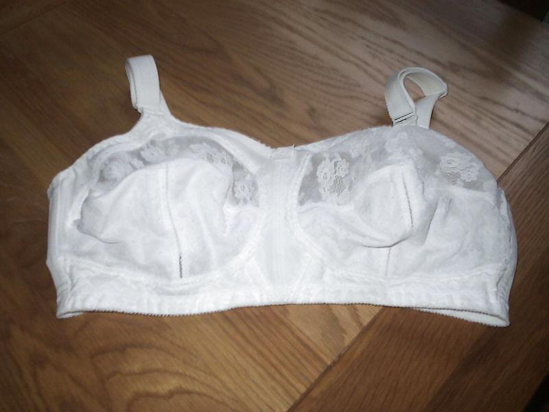 25P Used mature bra