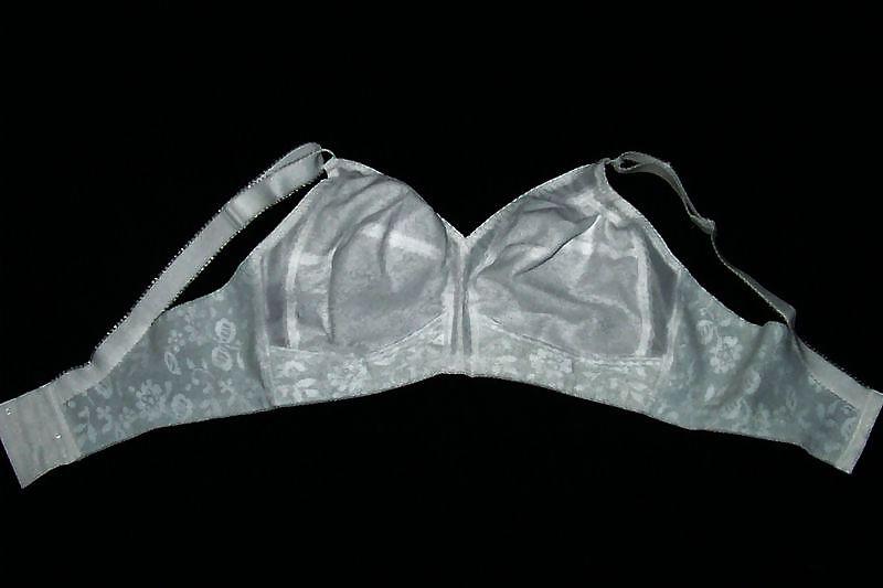 25P Used mature bra