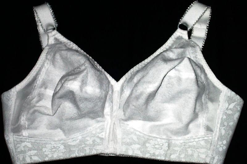 25P Used mature bra