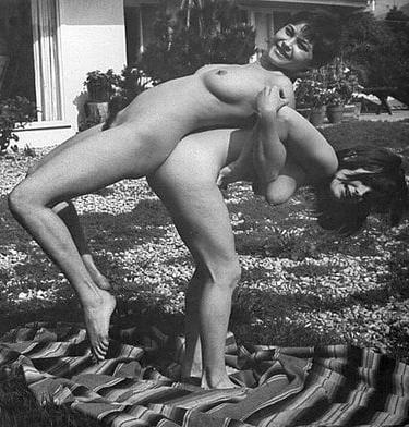 25P Vintage Nudists 21