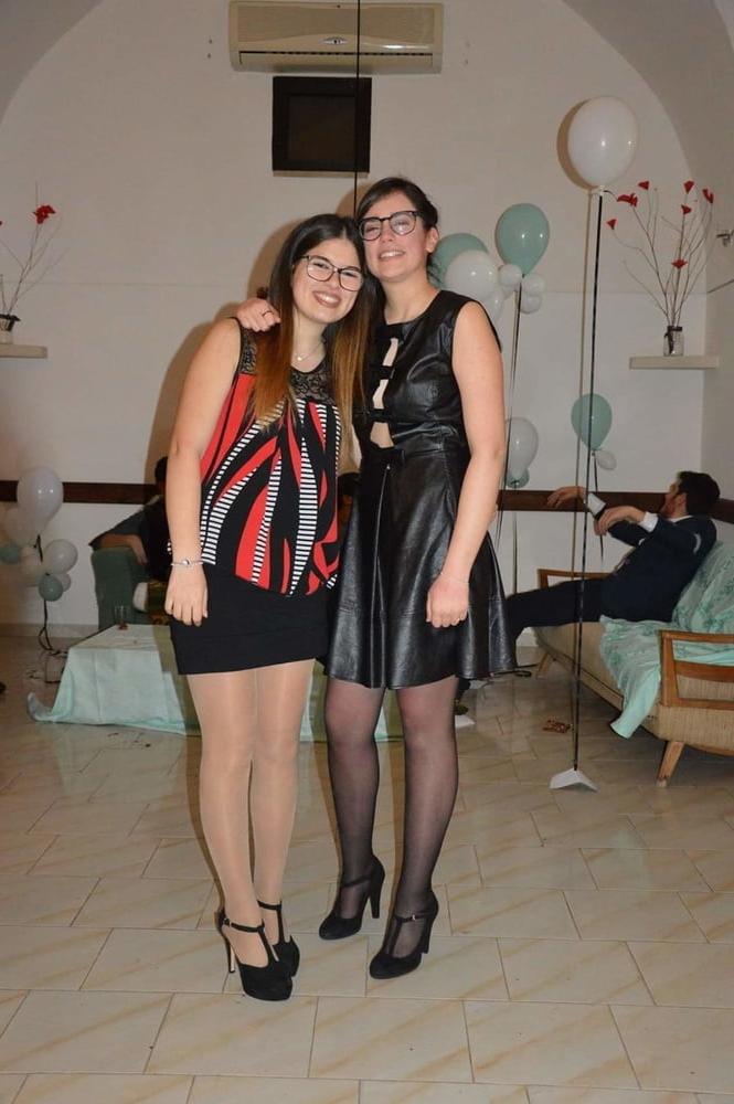 25P Sexy MILFs and GILFs Wearing Tights 20