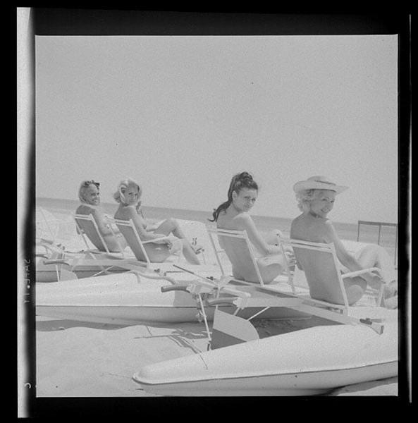 25P Vintage Nudists 22
