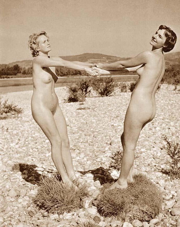 25P Vintage Nudists 22