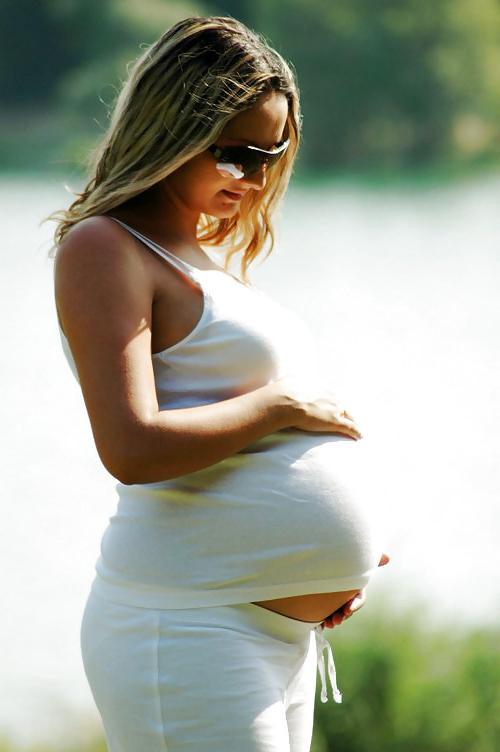 25P The beauty of pregnant women