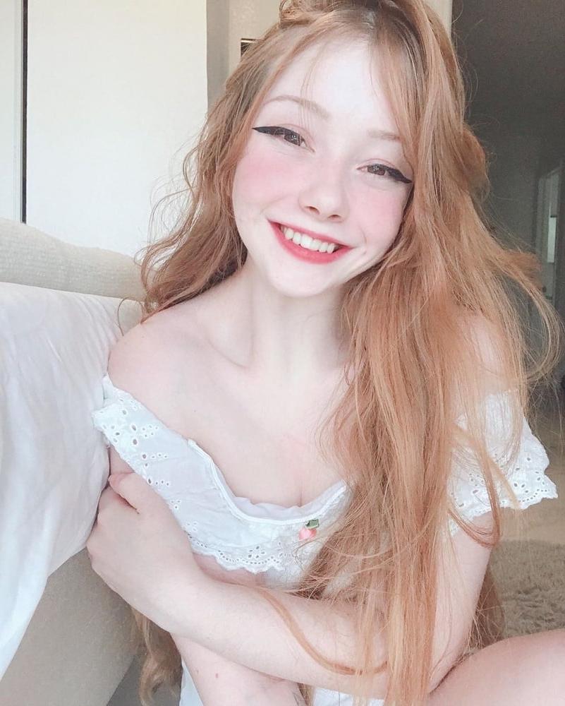 25P white teen with innocent face and a very hot body 3+surprise