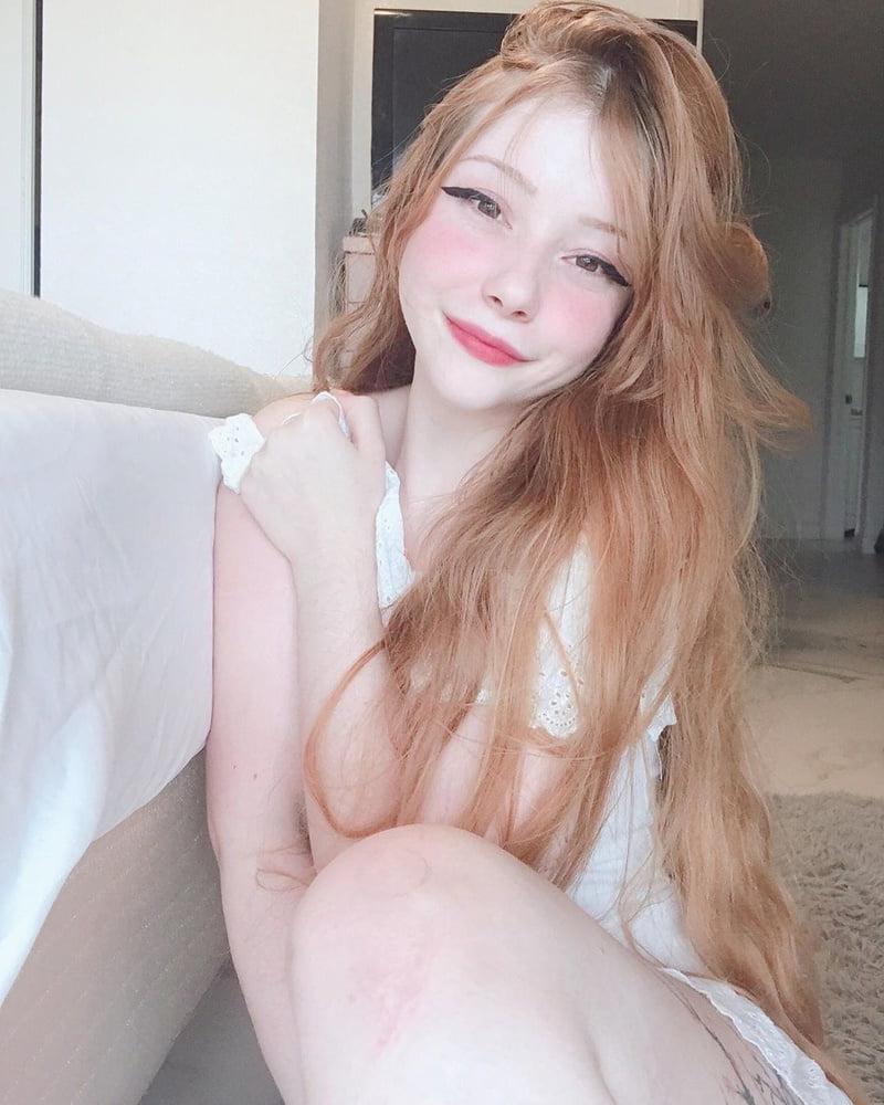 25P white teen with innocent face and a very hot body 3+surprise