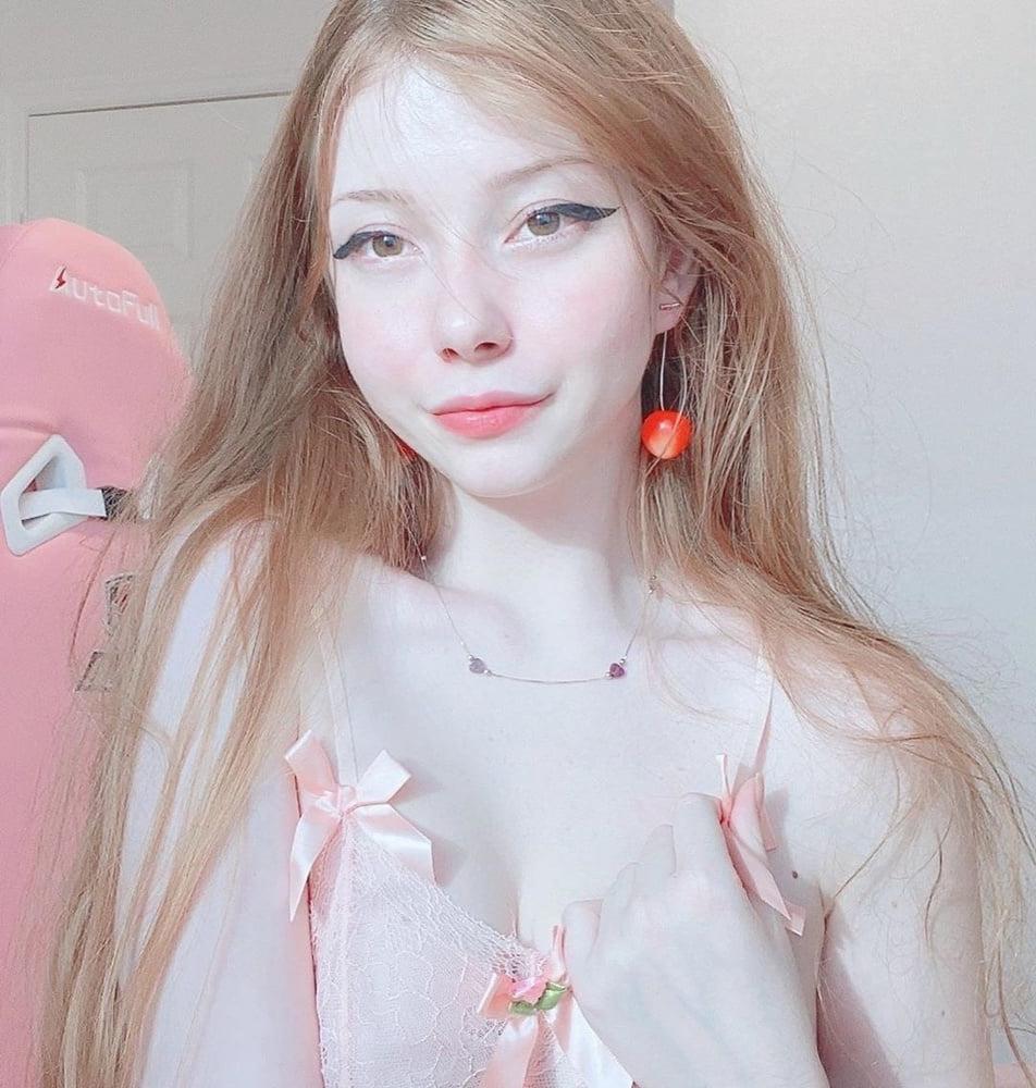 25P white teen with innocent face and a very hot body 3+surprise
