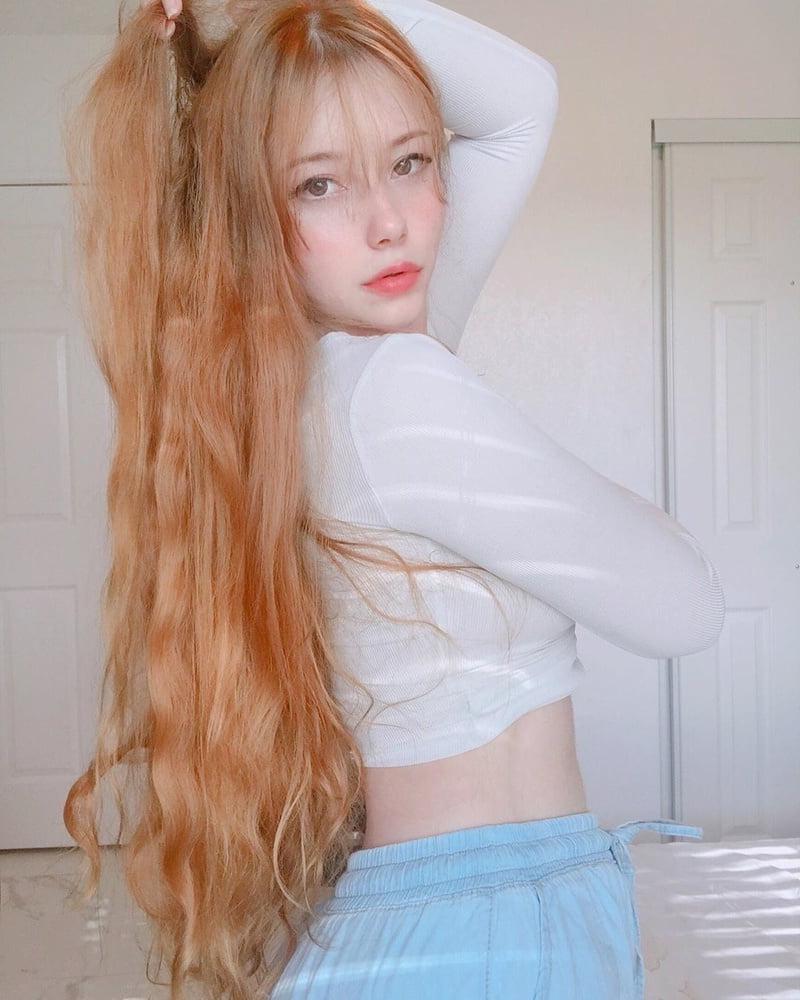 25P white teen with innocent face and a very hot body 3+surprise
