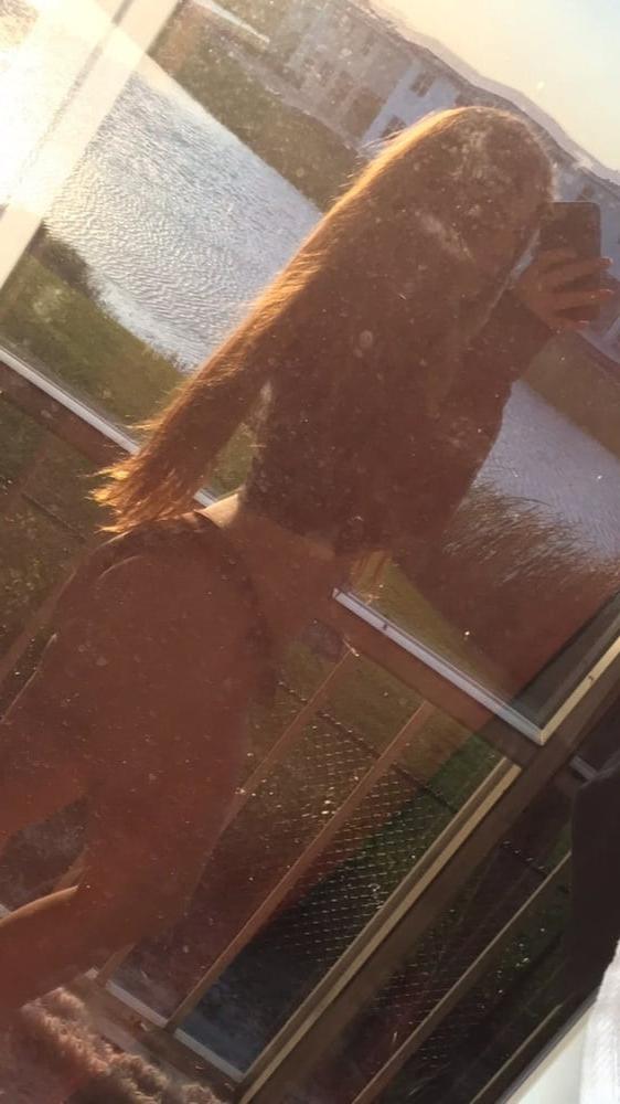 25P white teen with innocent face and a very hot body 3+surprise