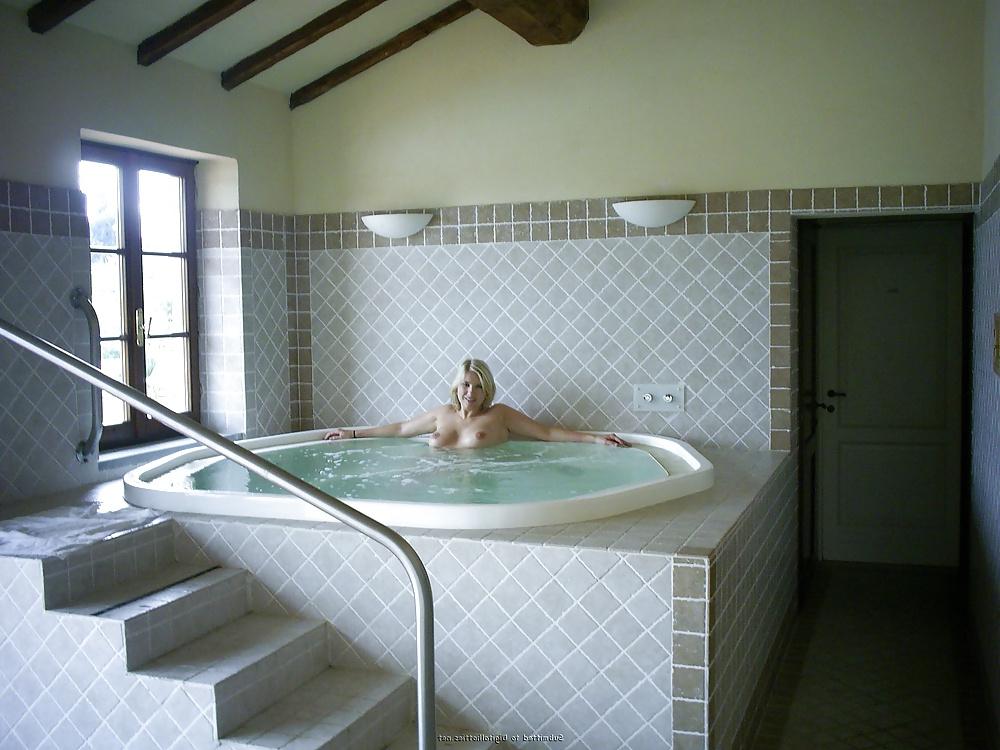 16P Jacuzzi Time!