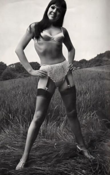 25P Vintage Stockings 72