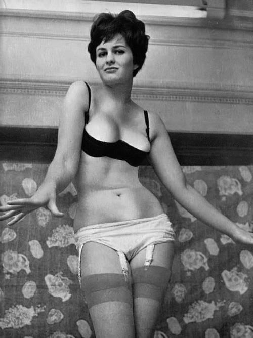 25P Vintage Stockings 72