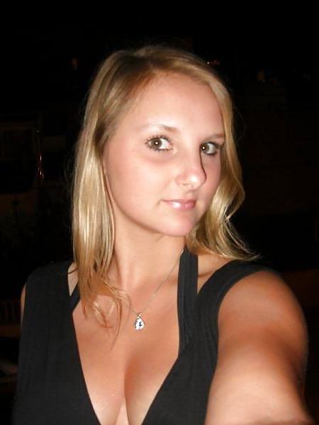 22P Gut verpackter Busen -Tits in bra-