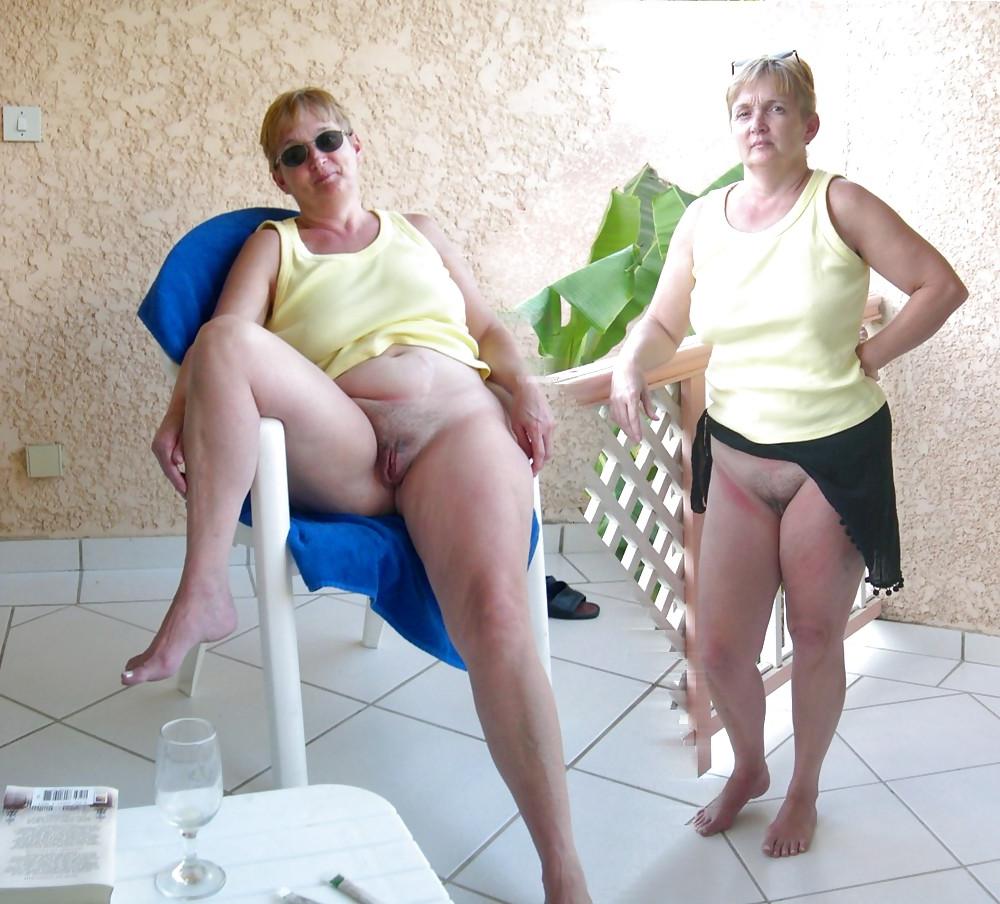 22P Gut verpackter Busen -Tits in bra-