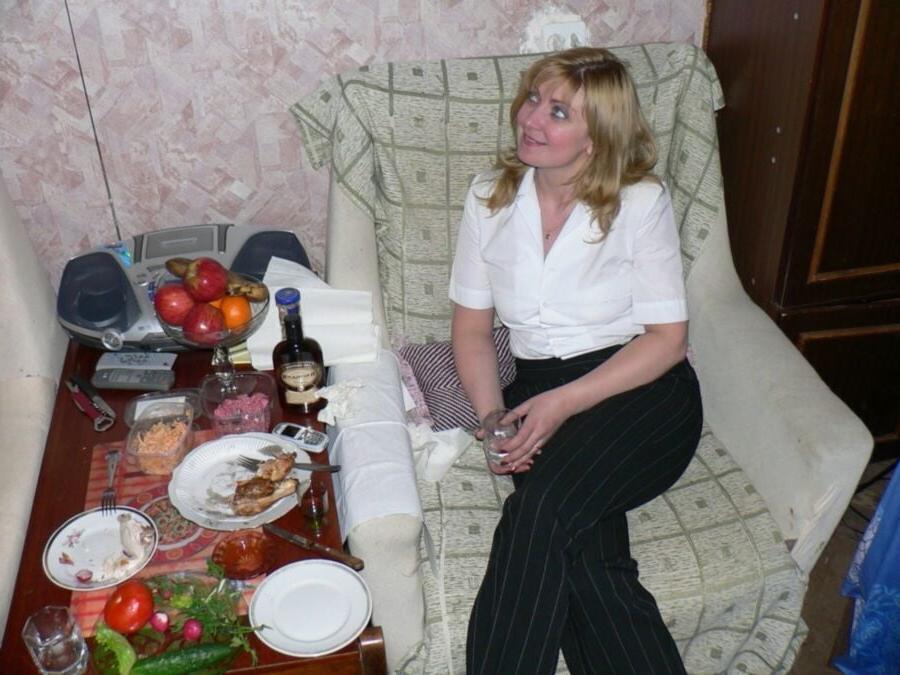 20P Blond MILF