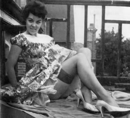25P Vintage Stockings 74