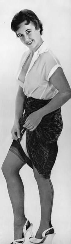 25P Vintage Stockings 74