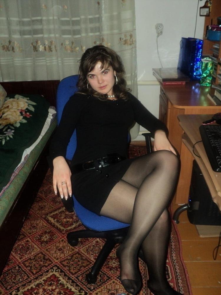 25P Sexy MILFs and GILFs Wearing Tights 18