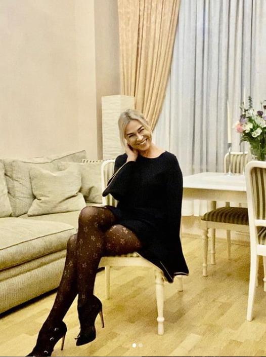 25P Sexy MILFs and GILFs Wearing Tights 18