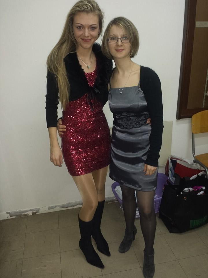 25P Sexy MILFs and GILFs Wearing Tights 19