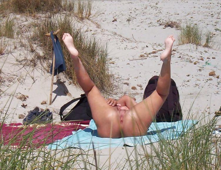 20P Outdoors Cunt & Ass Flashers