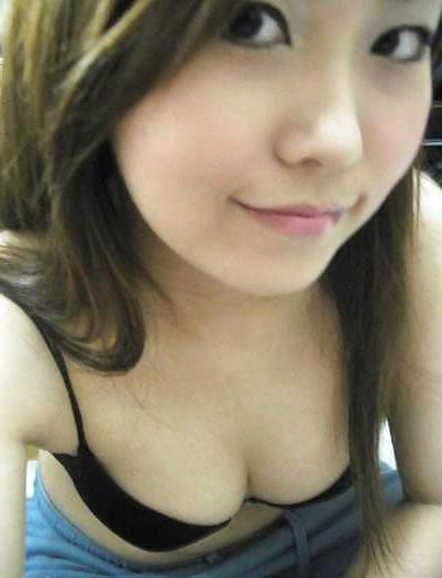 8P Young Japanese girl at her finest moment! 