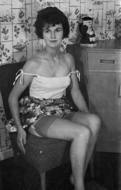 25P Vintage Stockings 71
