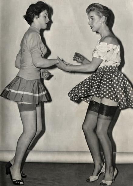25P Vintage Stockings 71