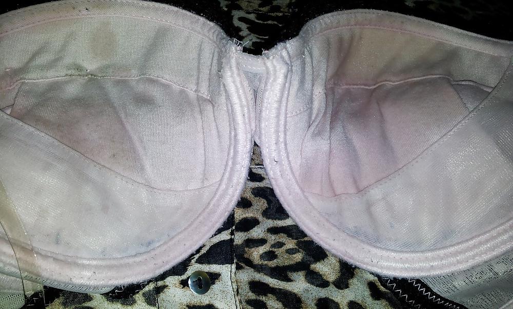 13P Cumming on my sister frens pink padded bra cup
