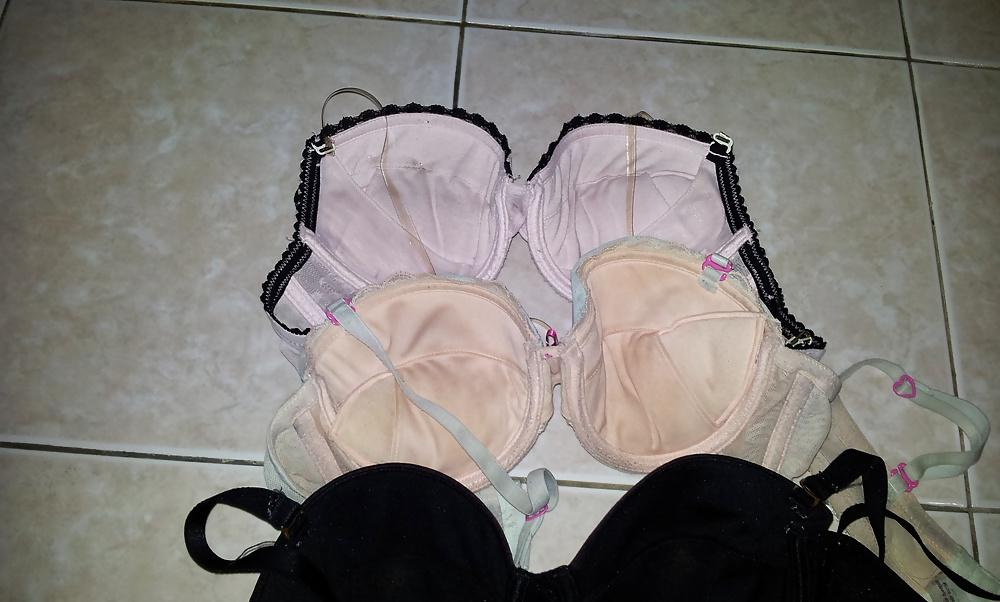 13P Cumming on my sister frens pink padded bra cup