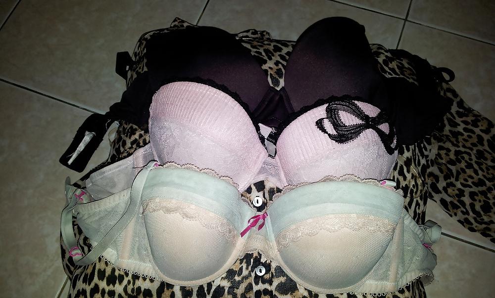 13P Cumming on my sister frens pink padded bra cup