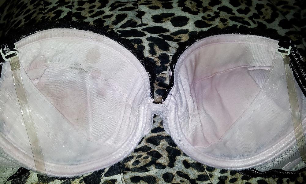 13P Cumming on my sister frens pink padded bra cup