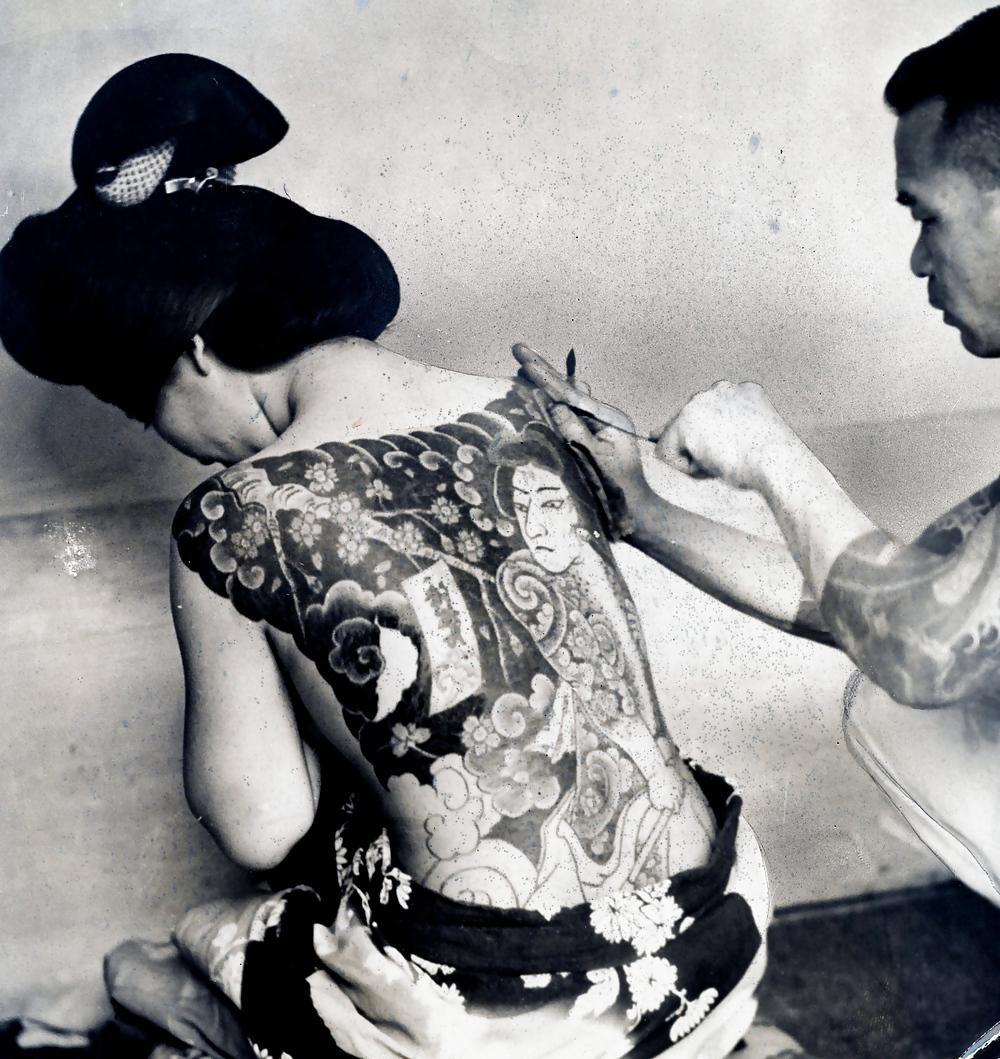 25P Traditional Japanese Tattoos On Women