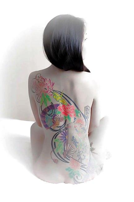 25P Traditional Japanese Tattoos On Women