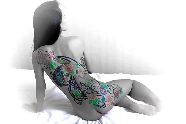25P Traditional Japanese Tattoos On Women