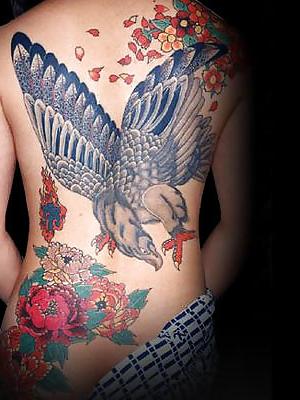 25P Traditional Japanese Tattoos On Women