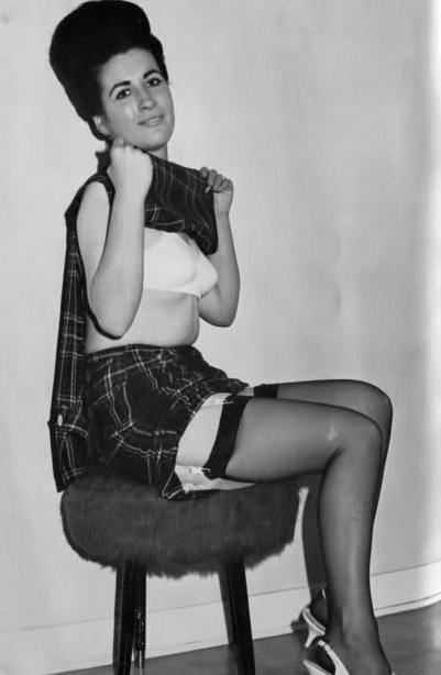 25P Vintage Stockings 66